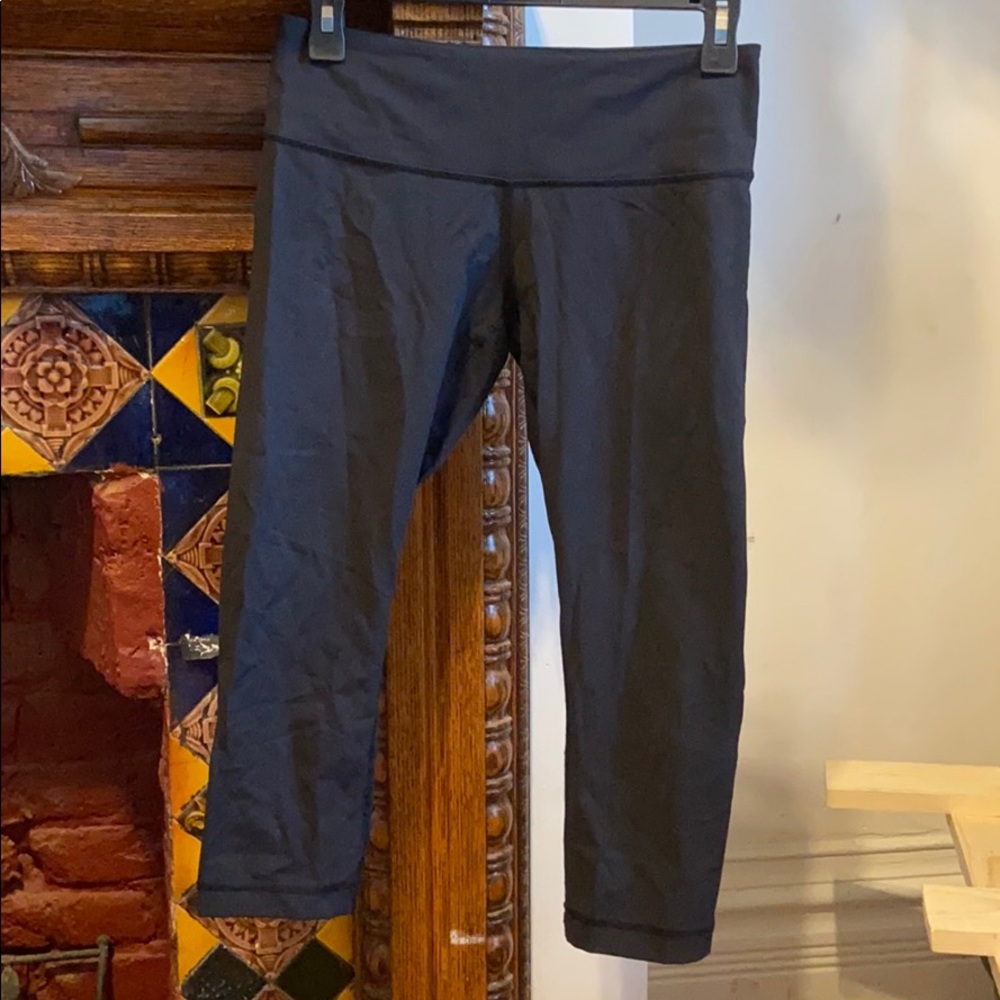 Lululemon black 3/4 leggings
